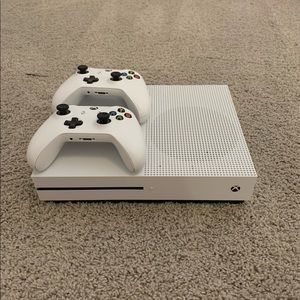 Used Xbox One S - Works like new